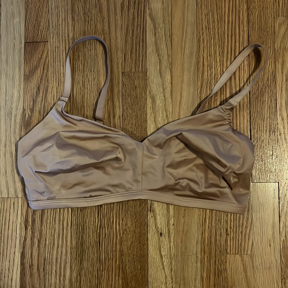 Negative Glacé Non-Wire Bra in Buff, size 4, EUC